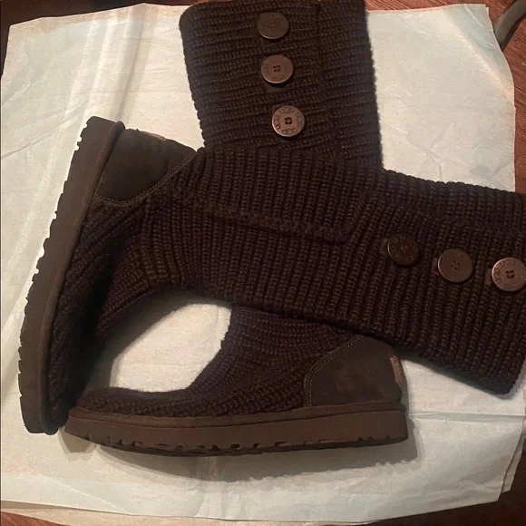 UGG Australia Black Boots - Picture 2 of 3